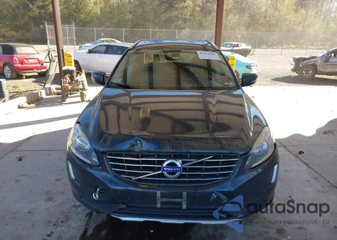 2015 Volvo Xc60 T6 z USA, uszkodzony, nr VIN YV4902RK5F2720055